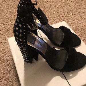 Gorgeous black suede studded shoe 👠
